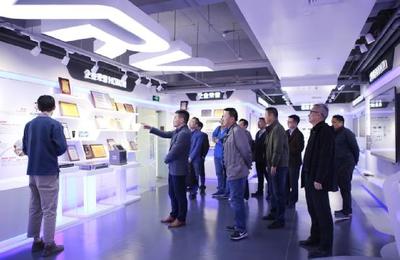 華為安全產(chǎn)品領(lǐng)域總裁宋端智一行到訪(fǎng)北信源參觀交流